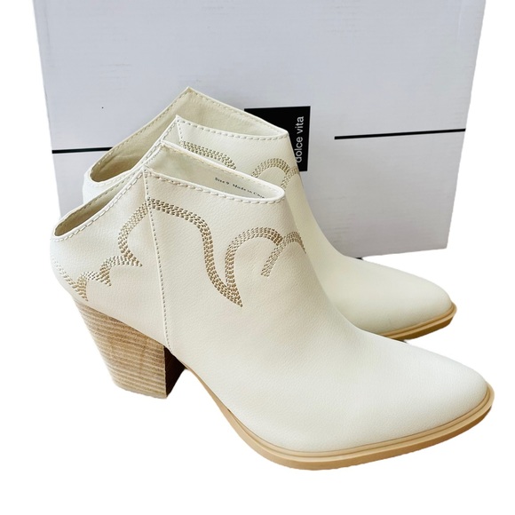 Dolce Vita Shoes - Dolce Vita Shelby Ivory Western Rodeo Bohemian Ankle Booties New in Box